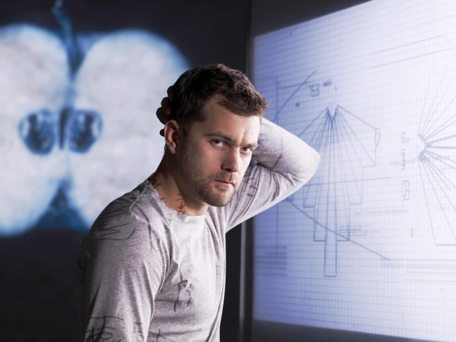 Joshua Jackson w serialu „Fringe