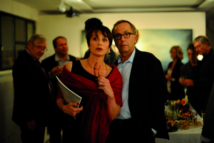 Żonę nauczyciela gra Kristin Scott Thomas, która już kiedyś pojawiła się jednym filmie razem z Emanuelle Segnier - były to sławne Gorzkie gody Polańskiego