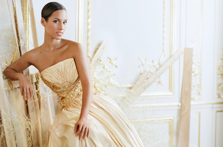 ALICIA KEYS została twarzą zapachu Dahlia Divin GIVENCHY