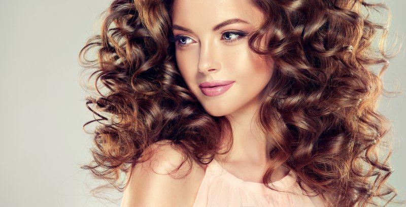Wiosną postaw na loki, fale i proste sposoby stylizacji z BaByliss