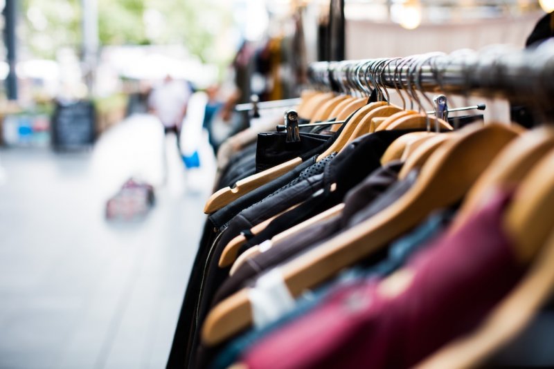 Moda cyrkularna – nowy sposób projektowania i kupowania odzieży