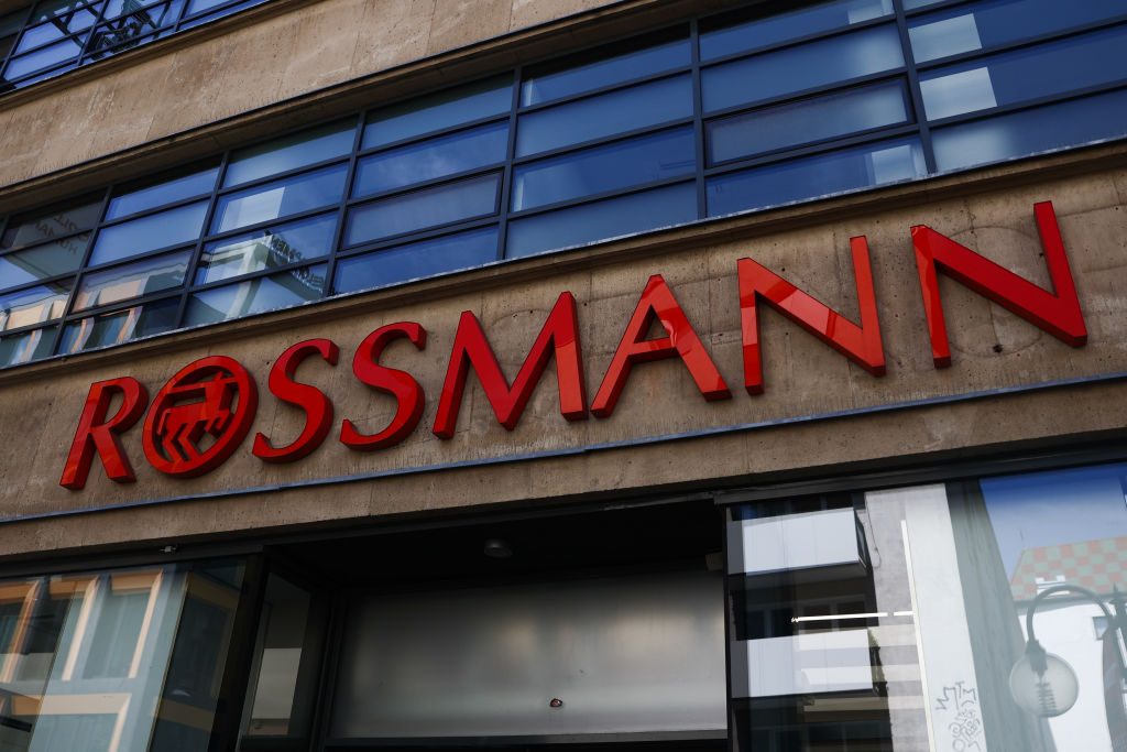 Odkryj zapachowy raj w Rossmannie! Te tanie perfumy pachną jak luksus za setki złotych – idealne na chłodne, jesienne dni!